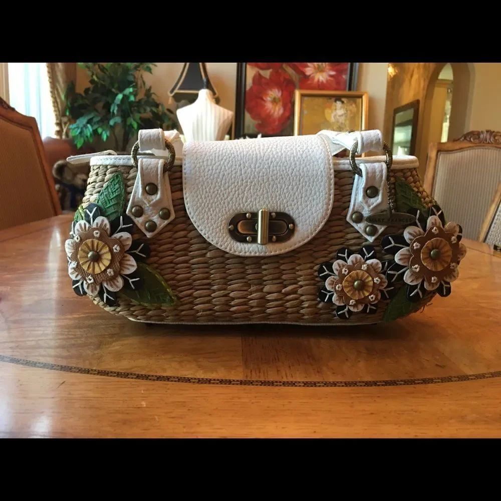 MARY FRANCES Gorgeous Details Flower Bag